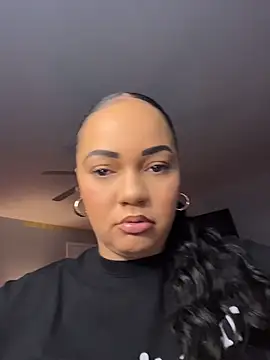 DestineeJayde online show from May 3, 2026, 9:40 pm