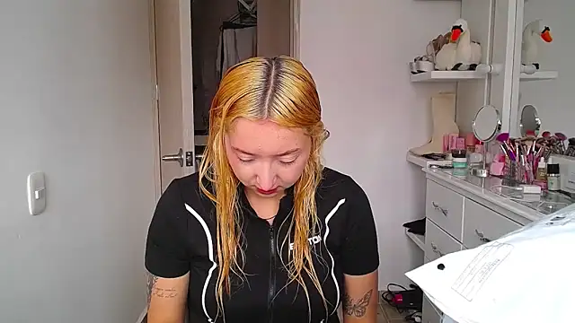 Snapshot of Barbie_girl_69 chatting on March 6, 2026, 2:56 pm Barbie girl 69 online show from March 6, 2026, 2:56 pm