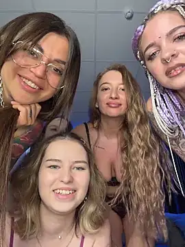 RollingGirls online show from May 22, 2026, 1:09 pm