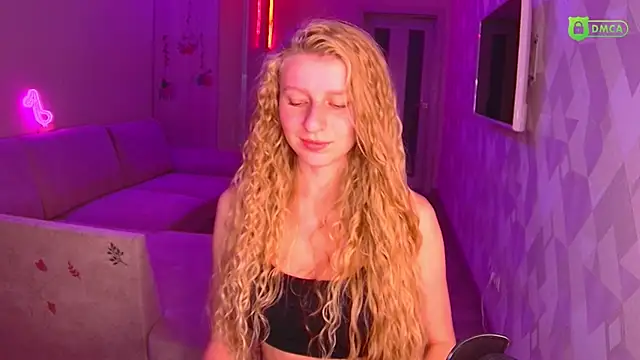 AmaliaQueen online show from October 24, 2025, 3:11 pm