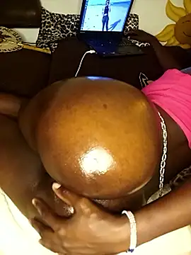 Snapshot of The-Peach-Flexer chatting on March 19, 2026, 10:43 pm The-Peach-Flexer online show from March 19, 2026, 10:43 pm