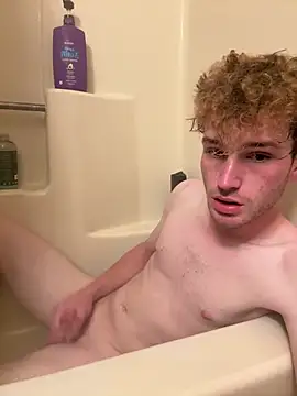 Snapshot of CreamyAustin chatting on October 14, 2025, 9:47 pm CreamyAustin online show from October 14, 2025, 9:47 pm