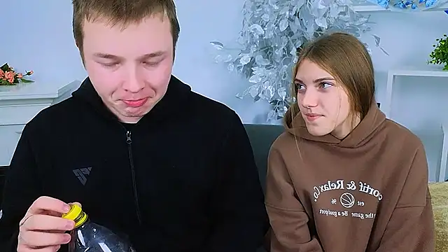 Snapshot of _Olli__Stiw_ chatting on November 25, 2025, 8:25 am Olli Stiw online show from November 25, 2025, 8:25 am