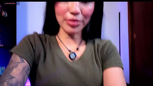 Alaia Asuka online show from May 9, 2026, 2:26 am