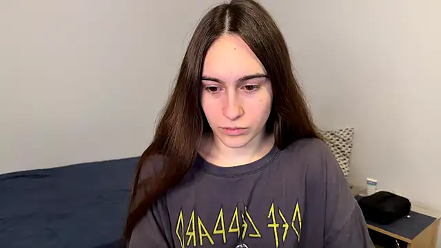 AliceKolltt online show from April 21, 2026, 9:21 pm