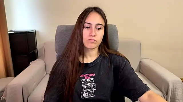 Snapshot of AliceKolltt chatting on November 18, 2025, 9:45 am AliceKolltt online show from November 18, 2025, 9:45 am