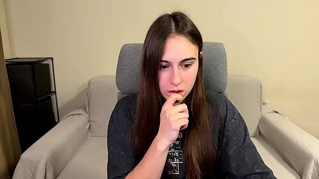 Snapshot of AliceKolltt chatting on February 25, 2026, 10:53 pm AliceKolltt online show from February 25, 2026, 10:53 pm