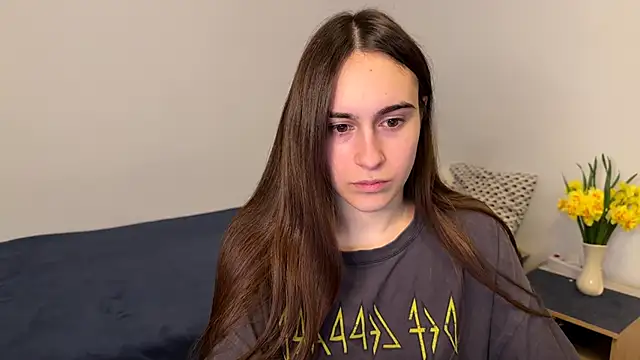 AliceKolltt online show from April 28, 2026, 9:19 pm