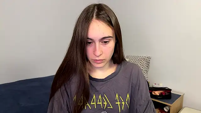 AliceKolltt online show from May 18, 2026, 7:29 pm