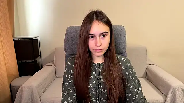 Snapshot of AliceKolltt chatting on October 14, 2025, 8:37 am AliceKolltt online show from October 14, 2025, 8:37 am