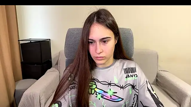 Snapshot of AliceKolltt chatting on December 4, 2025, 11:53 am AliceKolltt online show from December 4, 2025, 11:53 am