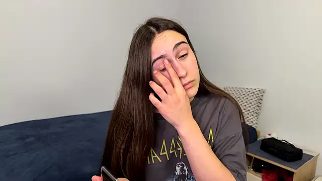 AliceKolltt online show from May 20, 2026, 7:55 pm
