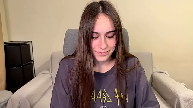 Snapshot of AliceKolltt chatting on February 19, 2026, 8:17 pm AliceKolltt online show from February 19, 2026, 8:17 pm