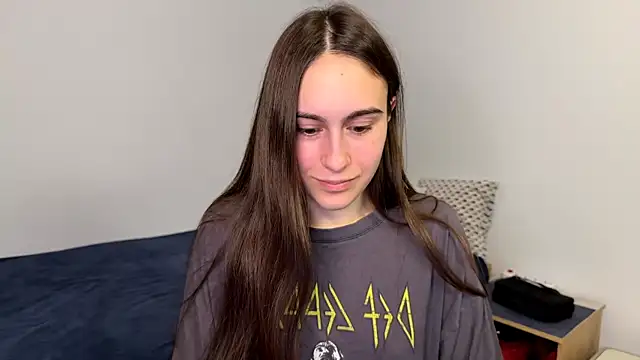AliceKolltt online show from May 19, 2026, 6:15 pm
