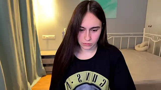 Snapshot of AliceKolltt chatting on June 27, 2026, 8:26 pm AliceKolltt online show from June 27, 2026, 8:26 pm