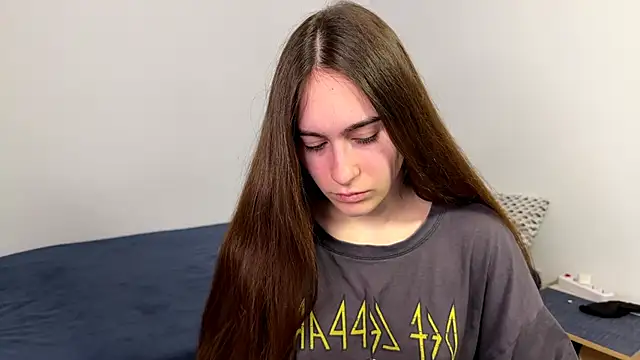 AliceKolltt online show from April 24, 2026, 9:28 pm