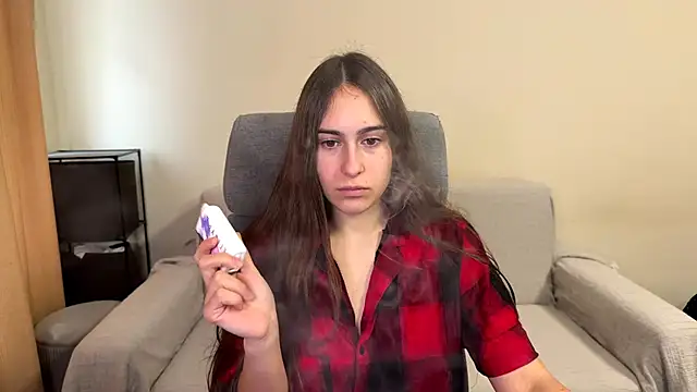 Snapshot of AliceKolltt chatting on October 27, 2025, 8:59 am AliceKolltt online show from October 27, 2025, 8:59 am