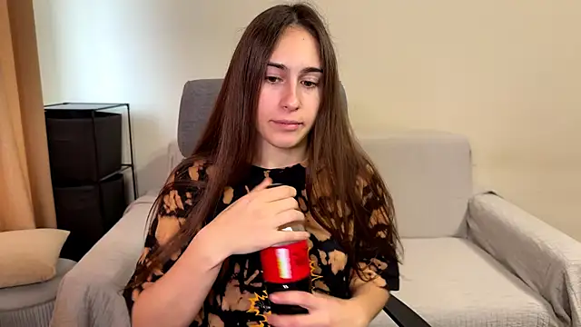 Snapshot of AliceKolltt chatting on November 11, 2025, 10:32 am AliceKolltt online show from November 11, 2025, 10:32 am