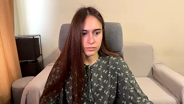 Snapshot of AliceKolltt chatting on October 17, 2025, 7:44 am AliceKolltt online show from October 17, 2025, 7:44 am