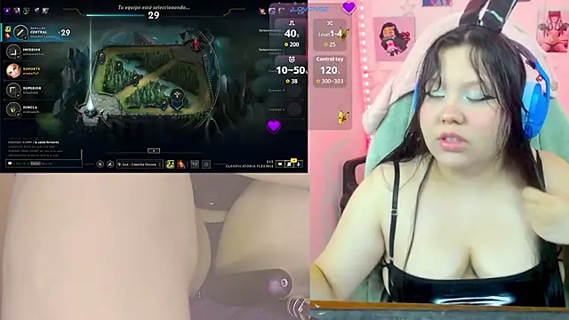 Snapshot of crystal7u7 chatting on November 14, 2025, 8:23 pm crystal7u7 online show from November 14, 2025, 8:23 pm