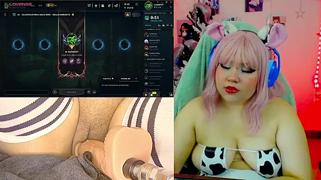 Snapshot of crystal7u7 chatting on November 20, 2025, 11:22 am crystal7u7 online show from November 20, 2025, 11:22 am