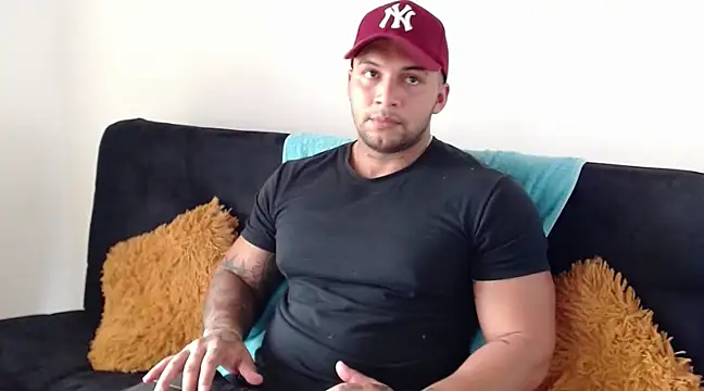 Snapshot of frank_myles chatting on February 24, 2025, 5:42 pm frank myles online show from February 24, 2025, 5:42 pm