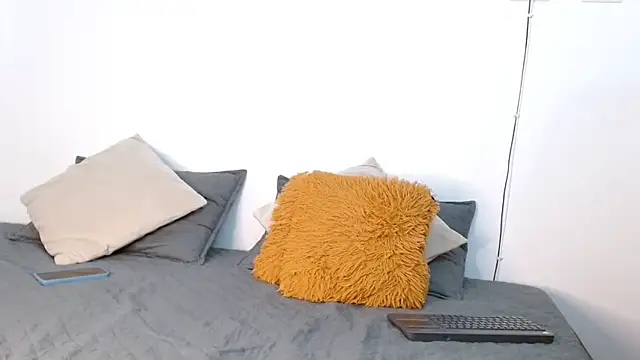 Snapshot of frank_myles chatting on February 23, 2026, 10:43 pm frank myles online show from February 23, 2026, 10:43 pm