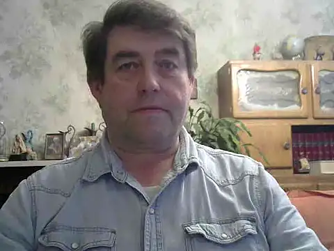 Snapshot of sympatrique chatting on December 12, 2024, 5:04 pm sympatrique online show from December 12, 2024, 5:04 pm