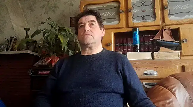 Snapshot of sympatrique chatting on December 14, 2024, 11:18 am sympatrique online show from December 14, 2024, 11:18 am