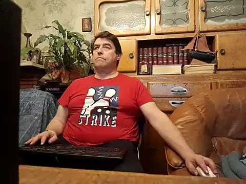 Snapshot of sympatrique chatting on December 13, 2024, 6:38 pm sympatrique online show from December 13, 2024, 6:38 pm