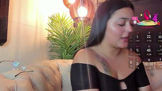 Snapshot of alina_stark chatting on February 28, 2026, 4:01 am alina stark online show from February 28, 2026, 4:01 am