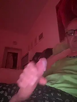 Snapshot of Frank22xx chatting on February 1, 2026, 9:57 pm Frank22xx online show from February 1, 2026, 9:57 pm