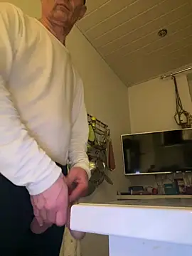 Snapshot of Frank22xx chatting on February 4, 2026, 4:46 pm Frank22xx online show from February 4, 2026, 4:46 pm