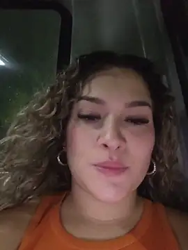 Sara smiiith211 online show from May 27, 2026, 11:56 pm