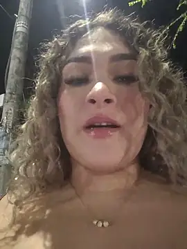 Sara smiiith211 online show from May 16, 2026, 11:59 pm