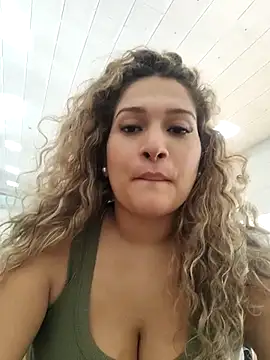 Sara smiiith211 online show from February 27, 2025, 9:25 pm