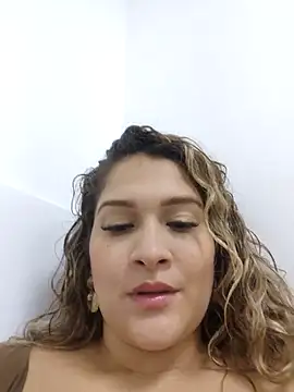 Sara smiiith211 online show from March 16, 2025, 3:47 am