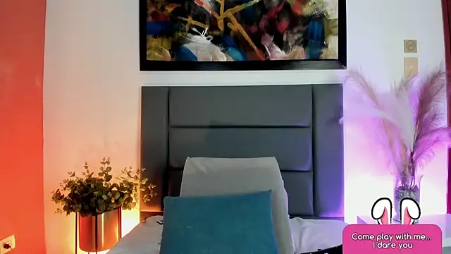 Snapshot of Emilywatsonn chatting on April 2, 2026, 12:40 am Emilywatsonn online show from April 2, 2026, 12:40 am