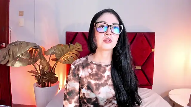 Snapshot of Emilywatsonn chatting on March 14, 2026, 12:38 am Emilywatsonn online show from March 14, 2026, 12:38 am