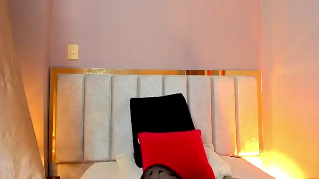 Emilywatsonn online show from November 29, 2025, 12:33 am