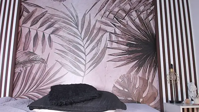 Samaantha-White online show from March 13, 2025, 11:30 am