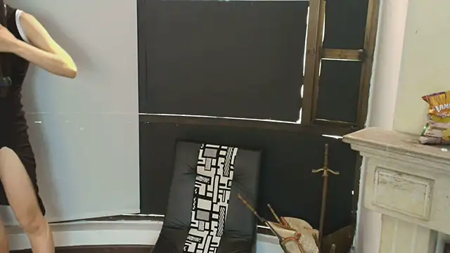 Snapshot of Ambarross chatting on February 12, 2025, 7:13 pm Ambarross online show from February 12, 2025, 7:13 pm