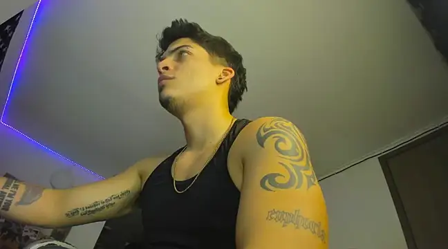 charlie hotxxx online show from March 13, 2025, 2:49 am