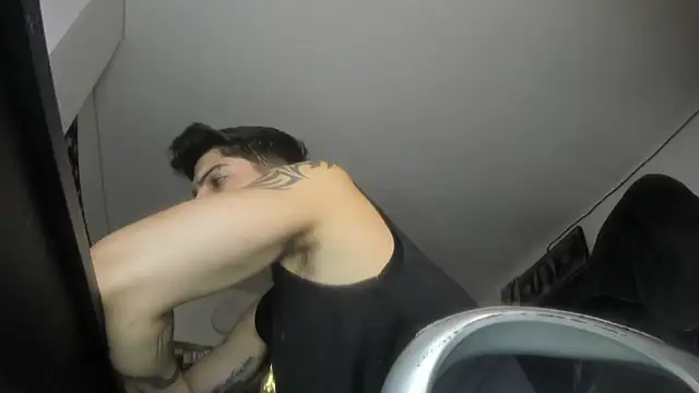 charlie hotxxx online show from October 16, 2025, 4:21 am