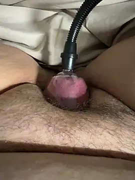 Snapshot of sylviahhh chatting on March 23, 2026, 2:22 am sylviahhh online show from March 23, 2026, 2:22 am