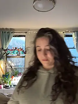 sylviahhh online show from April 25, 2026, 10:18 pm