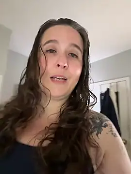 Snapshot of sylviahhh chatting on June 17, 2026, 1:05 am sylviahhh online show from June 17, 2026, 1:05 am