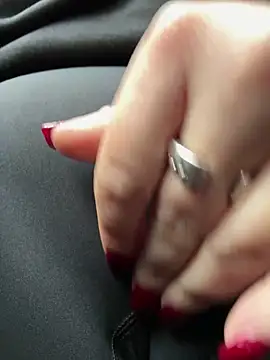 Snapshot of sylviahhh chatting on April 5, 2026, 2:24 pm sylviahhh online show from April 5, 2026, 2:24 pm