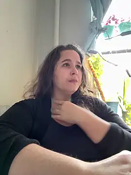 Snapshot of sylviahhh chatting on June 17, 2026, 3:22 pm sylviahhh online show from June 17, 2026, 3:22 pm