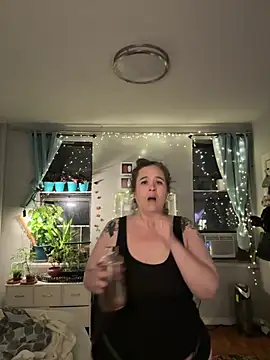 Snapshot of sylviahhh chatting on July 3, 2026, 2:40 am sylviahhh online show from July 3, 2026, 2:40 am